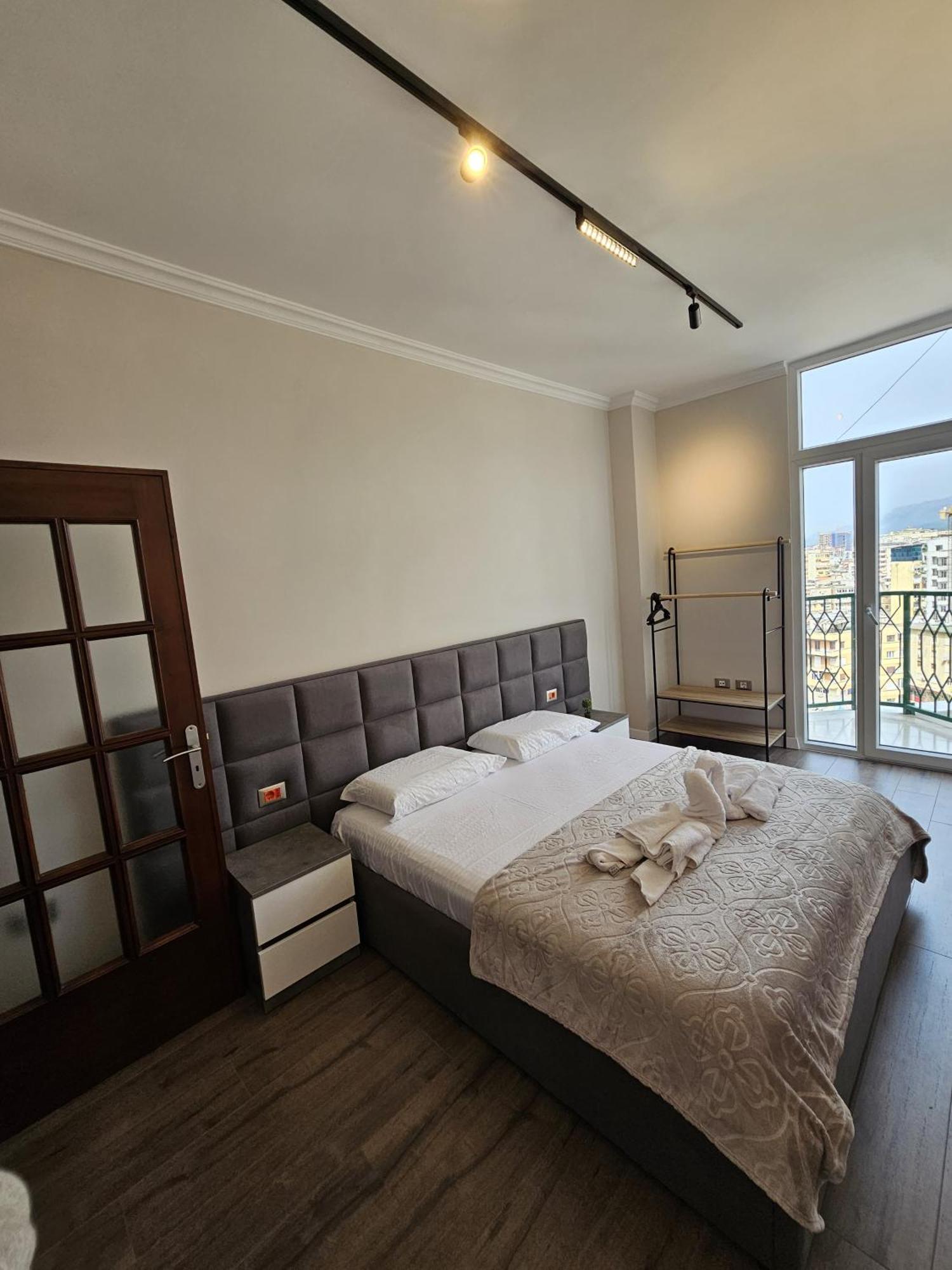 Sky Apartaments City Center ติรานา ภายนอก รูปภาพ